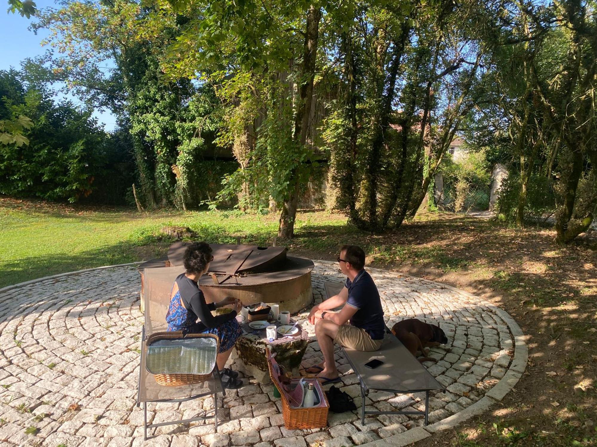 Bed and Breakfast La Roulotte Deluxe De Malpas Quingey Exteriér fotografie