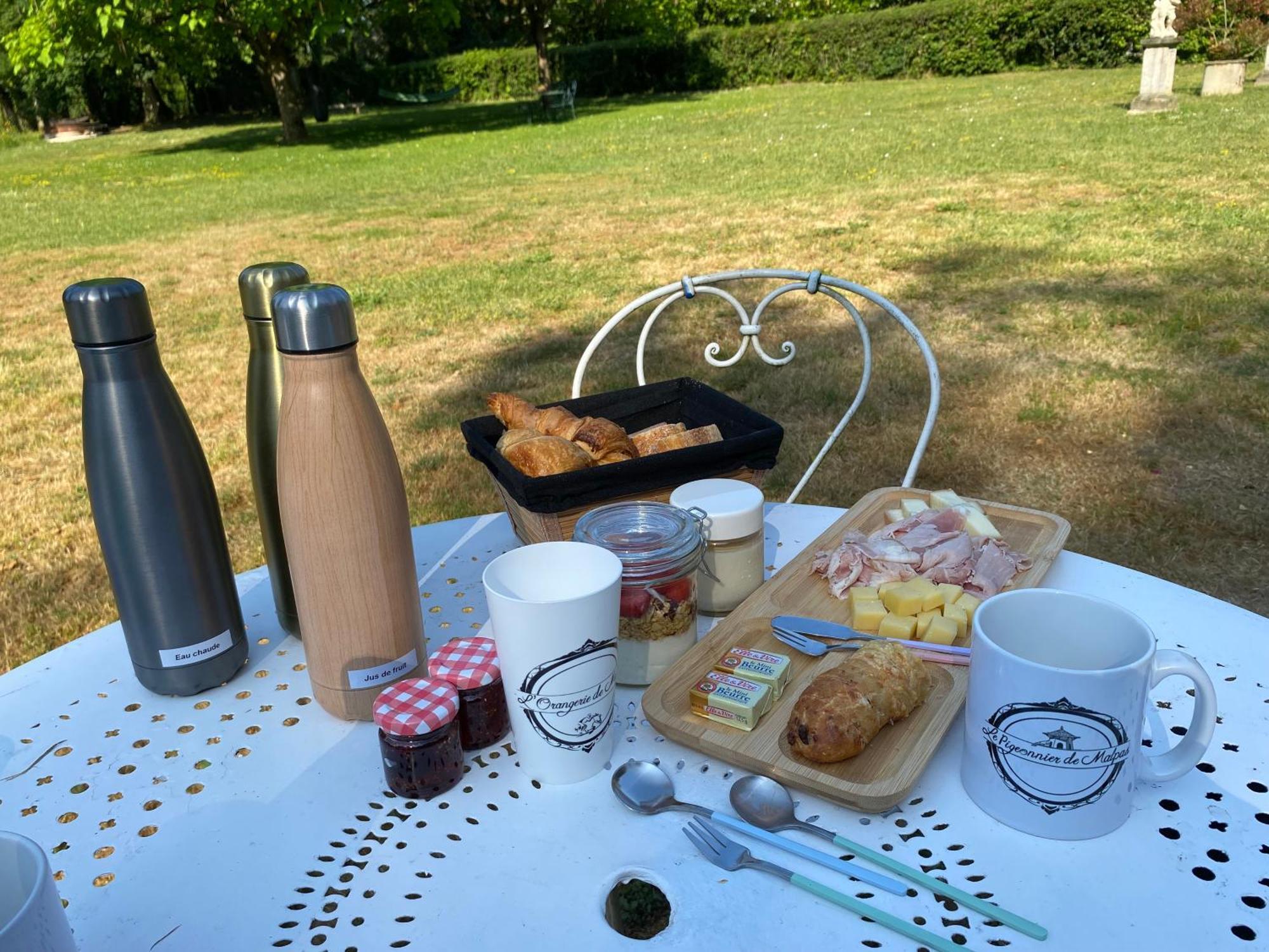 Bed and Breakfast La Roulotte Deluxe De Malpas Quingey Exteriér fotografie